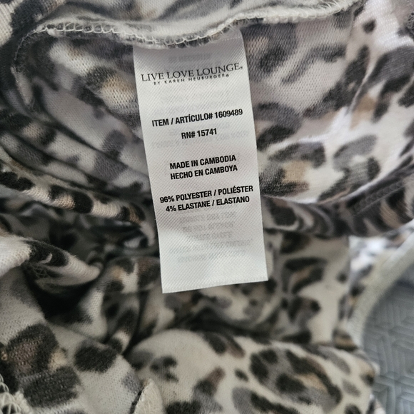 Cheetah Print Sleeves Tank - Picture 5 of 5